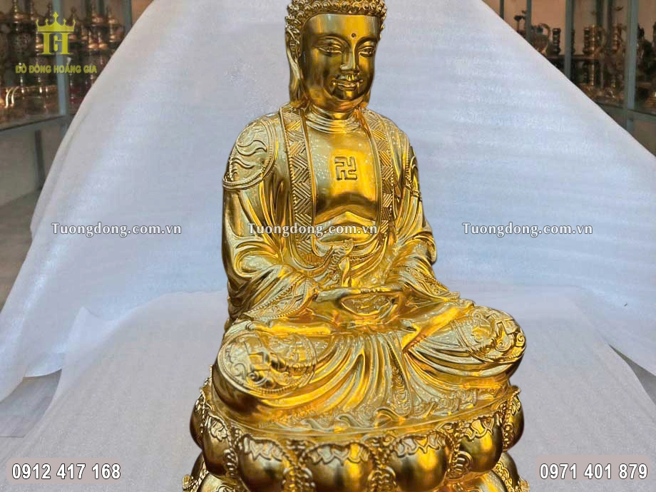 Từng đường nét được chạm khắc sắc nét